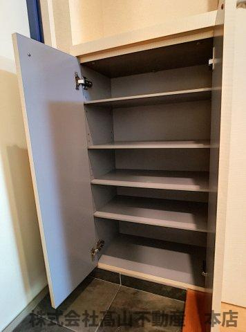 宗像市徳重の賃貸マンションの収納