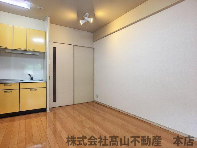 宗像市徳重の賃貸マンションの居間・リビング