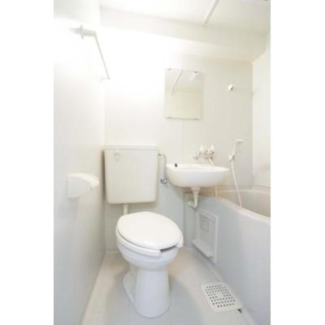 フォレスタ御苑前のトイレ|※写真は同タイプ住戸です。