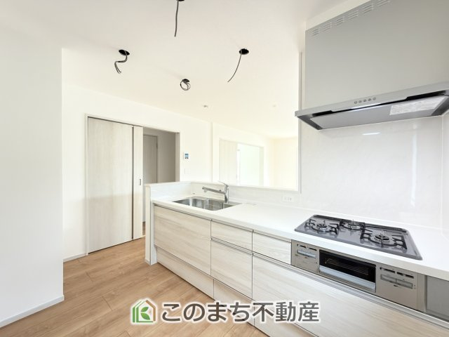 いろどりアイタウン矢板市鹿島町のキッチン|人気の対面式キッチン☆料理をしながらご家族とコミュニケーションが取れます♪