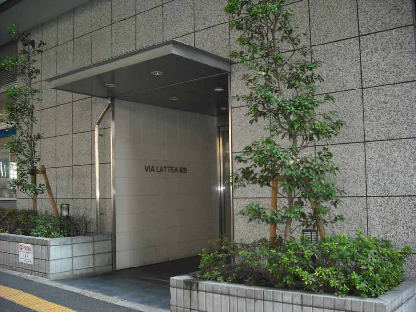 プラウドフラット仙川のエントランス