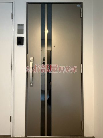 J-PLACE東町の玄関|収納もある玄関です