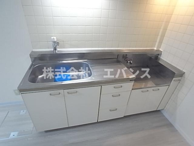 【キッチン】 | サンウイング稲荷町 | キッチンでお料理をお楽しみください