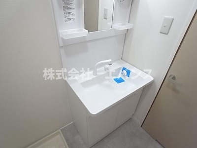 【独立洗面台】 | サンウイング稲荷町 | 朝の身支度には欠かせない独立洗面化粧台