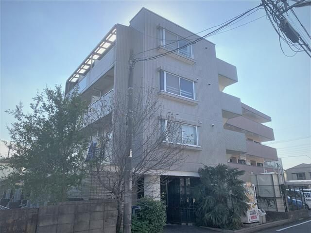 三郷ＦＬＡＴＳの外観