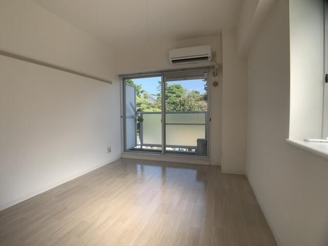三郷ＦＬＡＴＳの居間・リビング