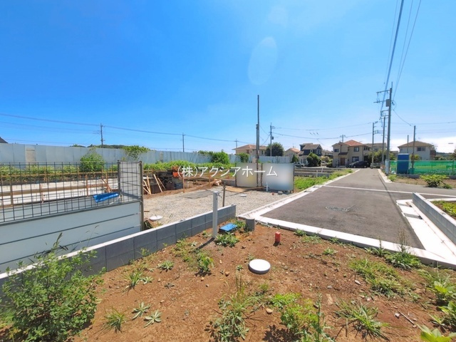 所沢市中富・全13棟　新築一戸建　5号棟　～LDK18帖～の前面道路含む現地写真|2026年8月5日撮影