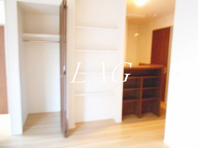 【居間・リビング】 | パティオ・デル・ソル | 洋室のお部屋です。