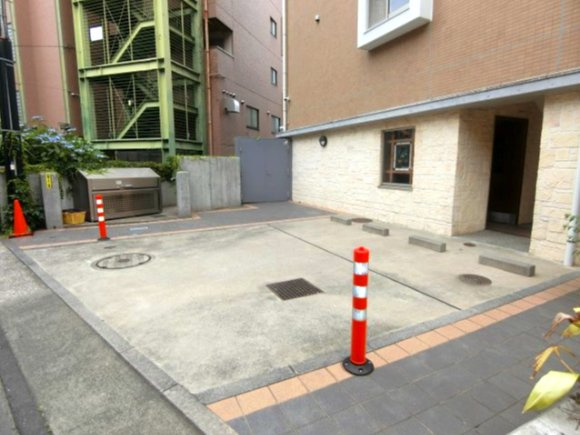 夢工房の駐車場