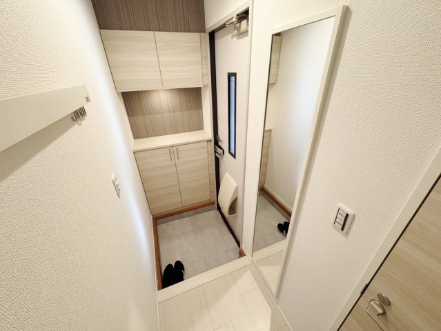 レーヴィンス稲葉の玄関