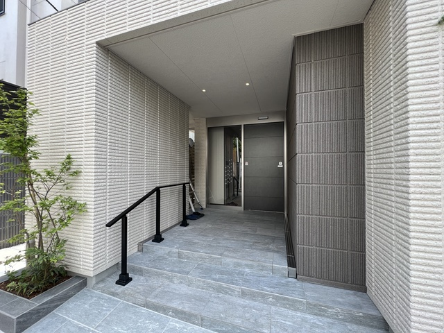 Ｄｕｅ　Ｗｅｓｔ　Ａｚａｂｕ　Ｈｏｕｓｅのエントランス|★オートロック付きエントランス★