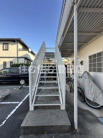 コーポ郷西　A の駐車場