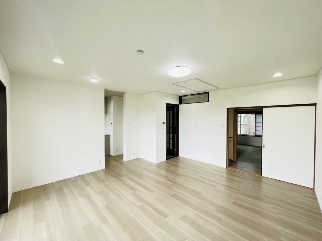 【居間・リビング】 | 北葛飾郡杉戸町椿　中古戸建