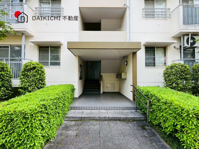 【エントランス】 | 東鷲宮ニュータウン公園通り3-8号棟