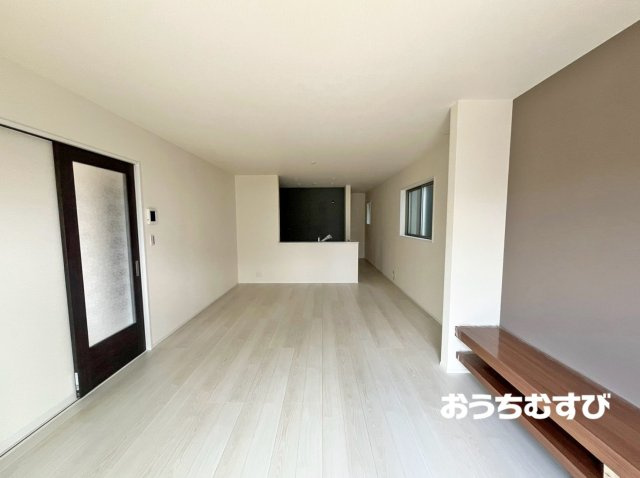 尾張旭市東大久手町第2(全3棟)の居間・リビング