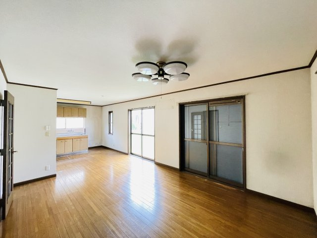 【居間・リビング】 | 北葛飾郡杉戸町高野台西5丁目　中古戸建