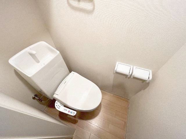 熊本市西区松尾１丁目のアパートのトイレ|清潔感のあるトイレです