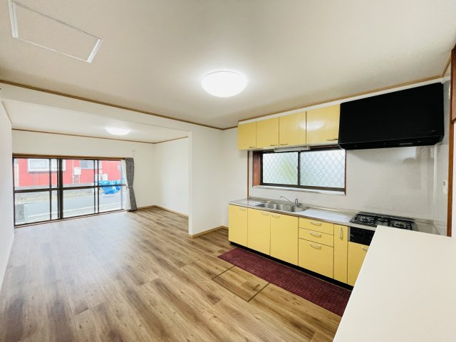【居間・リビング】 | 北葛飾郡杉戸町倉松4丁目　中古戸建