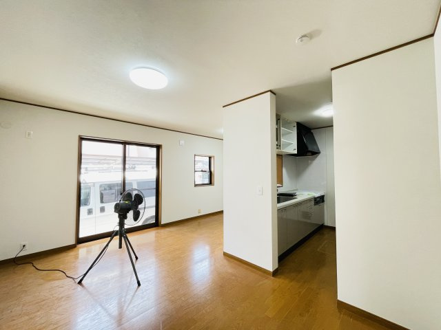 【居間・リビング】 | 北葛飾郡杉戸町倉松4丁目　中古戸建