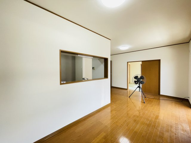 【居間・リビング】 | 北葛飾郡杉戸町倉松4丁目　中古戸建