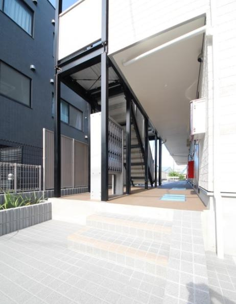 さいたま市中央区下落合７丁目の賃貸マンションのエントランス