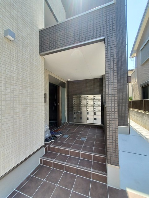 RIS参番館 のエントランス