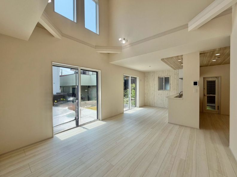 茅ヶ崎市香川3丁目新築戸建て　１号棟の居間・リビング|リビングです