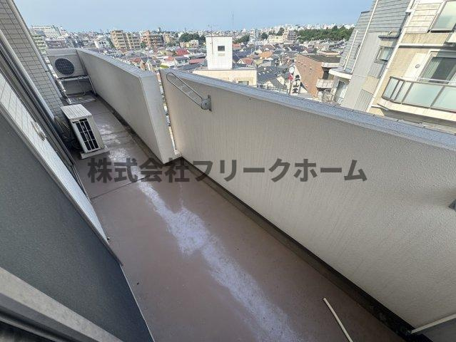 三鷹市下連雀３丁目の賃貸マンションのバルコニー