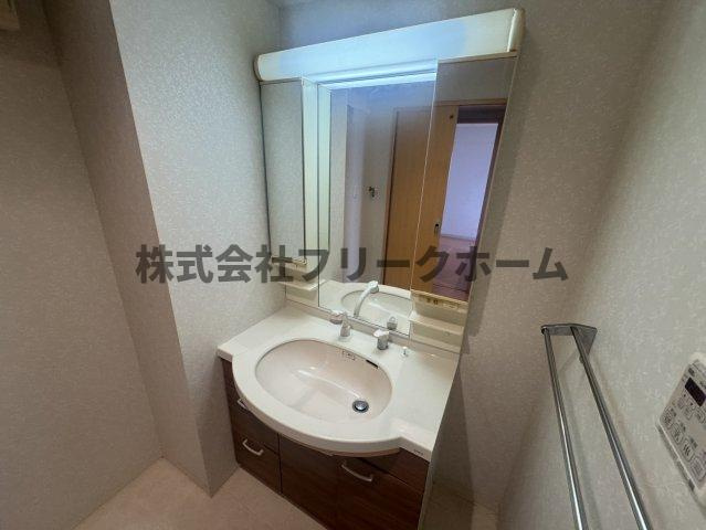 三鷹市下連雀３丁目の賃貸マンションの独立洗面台