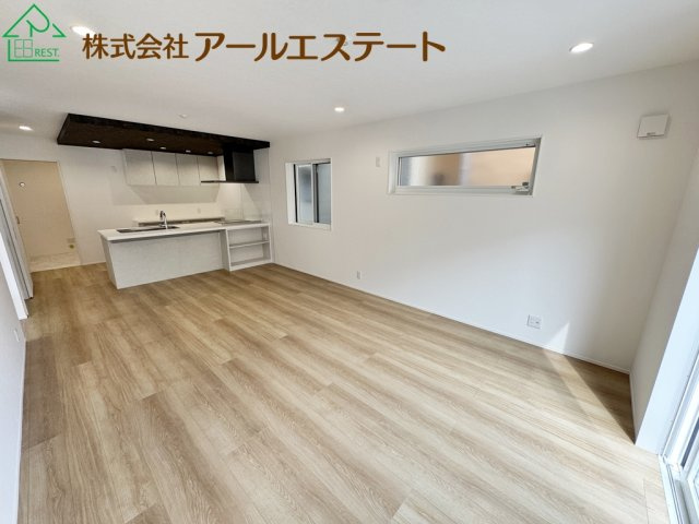 加古川市加古川町河原　　JR「加古川駅」徒歩11分の居間・リビング