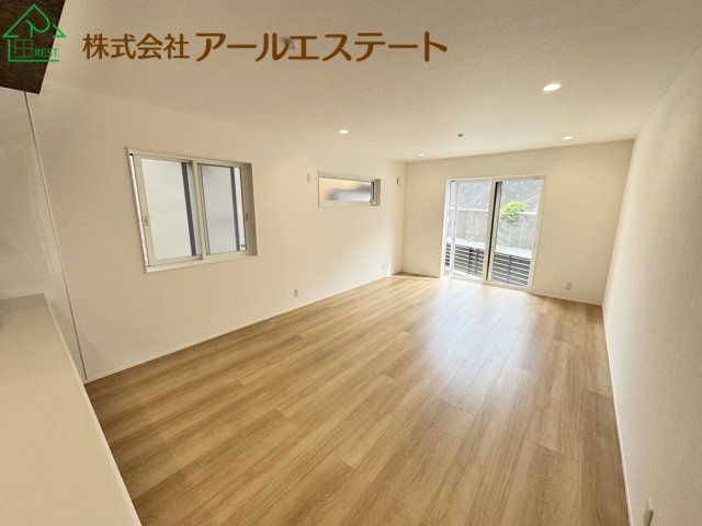 加古川市加古川町河原　　JR「加古川駅」徒歩11分の居間・リビング
