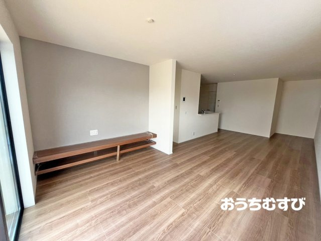 尾張旭市東大久手町第2(全3棟)の居間・リビング