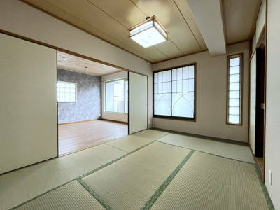 【和室】 | ベレビュー北山 | 和室６帖
南向きで明るく、収納もしっかり確保された使い勝手の良い空間です。