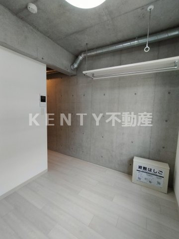 【居間・リビング】 | ＭＡＸＩＶｂａｓｉｃ大鳥居 | こちらの居間で趣味の時間をお楽しみください