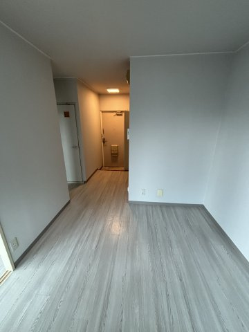 サンパレス21新明（旧：サンパレス21東園田Ⅲ）の居間・リビング