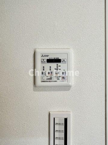 なぎさニュータウン3号棟の浴室|【浴室乾燥機】暖房・冷風・換気・乾燥が可能です。毎日を快適に過ごせるうれしい機能が揃っています。雨の日の洗濯物も安心です。
