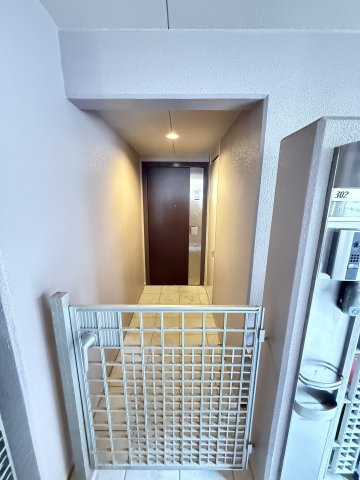 プラネスーペリア西長堀の玄関