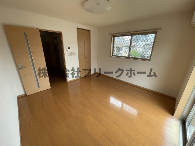 三鷹市上連雀１丁目のアパートの寝室