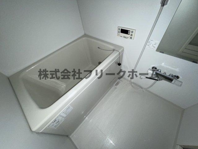 三鷹市上連雀１丁目のアパートの浴室