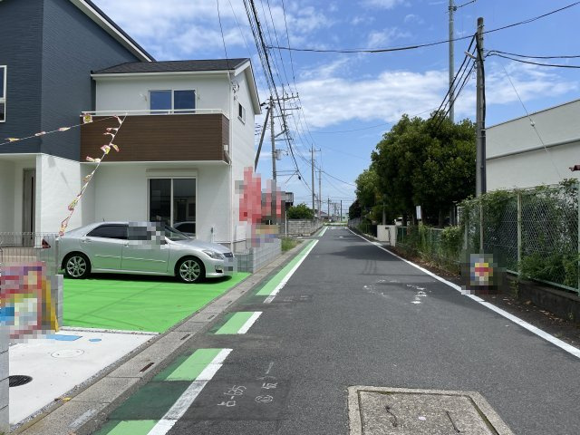 【前面道路含む現地写真】 | 久喜市葛梅1丁目　新築戸建　全3棟　3号棟