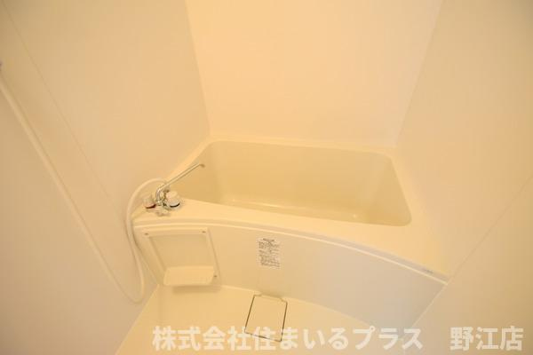 フラワーハイム鶴見の浴室