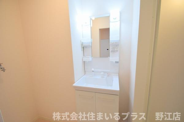 フラワーハイム鶴見の洗面所