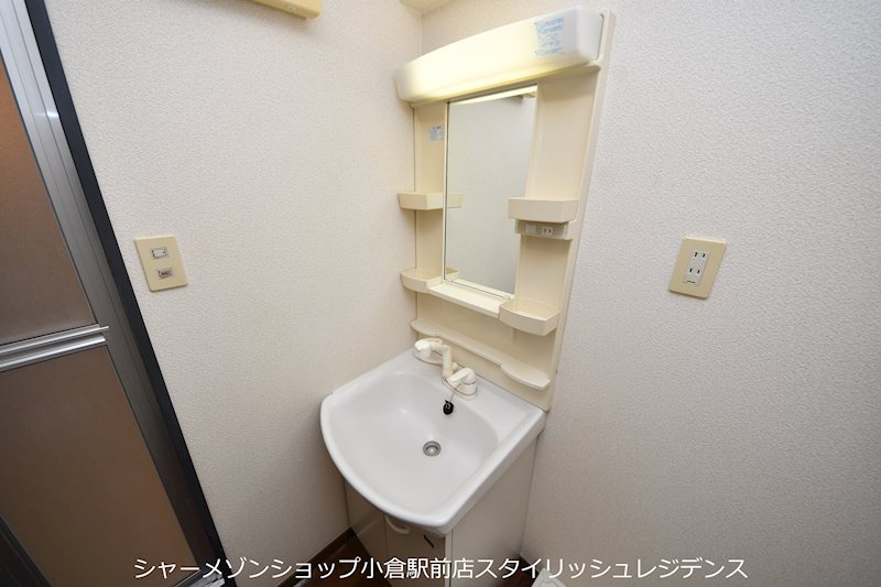 ロイヤルエレガンスの洗面所