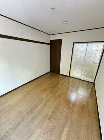横浜市保土ケ谷区常盤台のアパートの居間・リビング