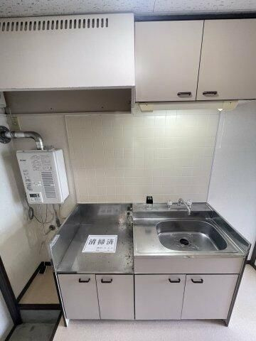 横浜市保土ケ谷区常盤台のアパートのキッチン