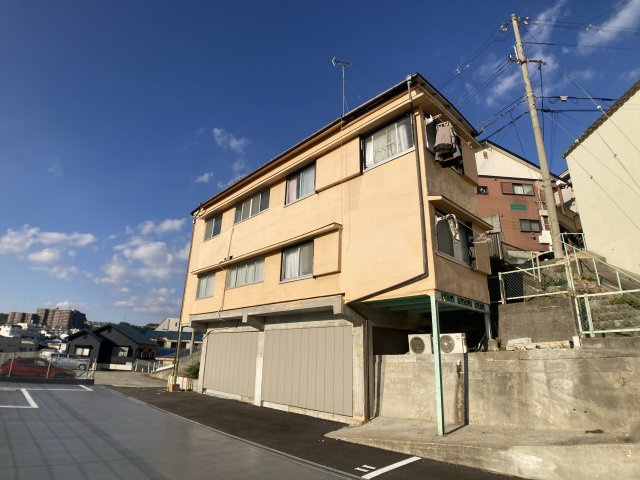 ビーコート鈴蘭台パートIの外観|駅近、コンビニ・スーパー等、住環境良好の立地