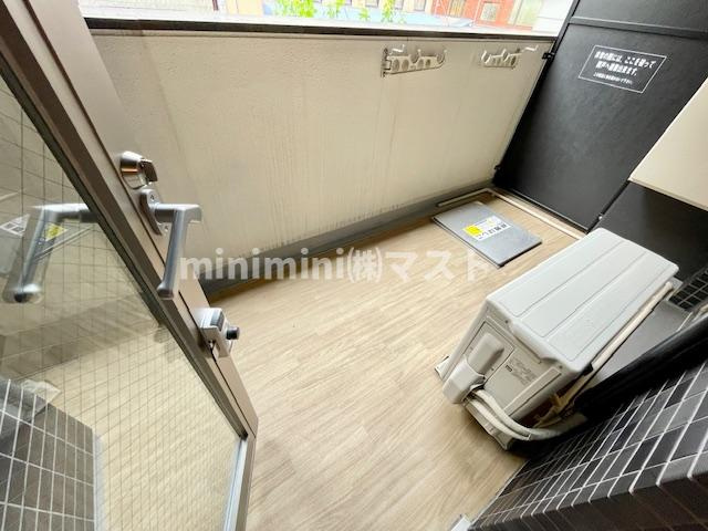 プレサンス心斎橋ニストのバルコニー