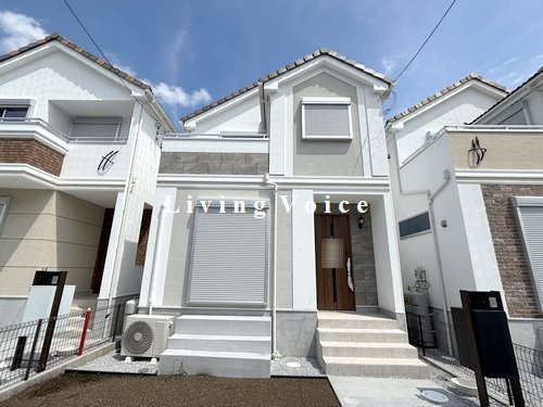 【居間・リビング】 | 【仲介手数料０円】厚木市金田4期　新築一戸建て　全7棟 | 厚木市金田4期　新築一戸建て　全7棟