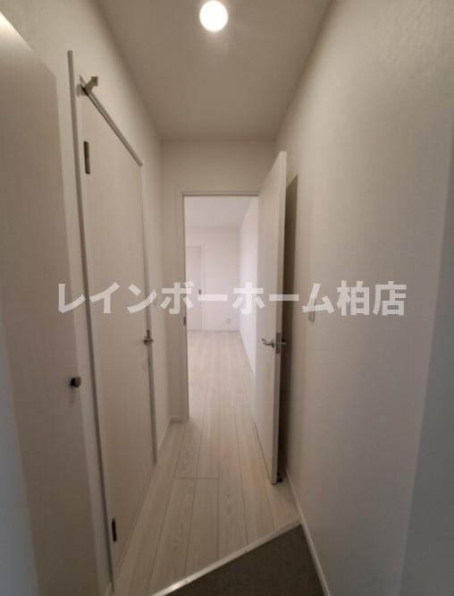 特典：仲介手数料が無料です!!の玄関