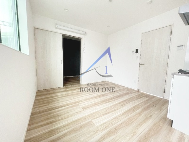 MK Residencyの居間・リビング|洋室のお部屋です。